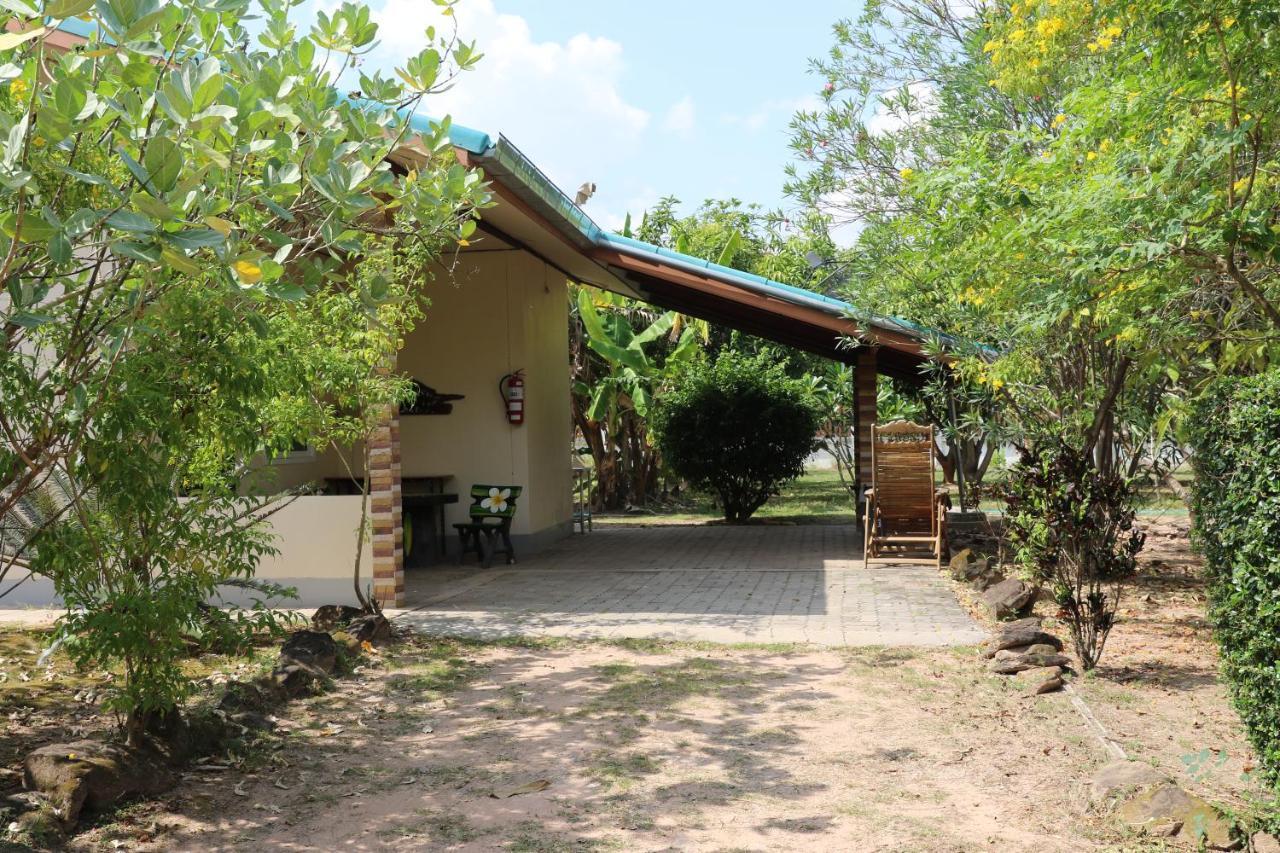 Eidi Homestay Nong Kung Si Exterior foto